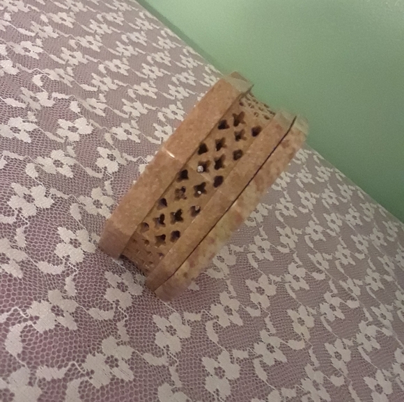 Stone octagon Floral jewellery trinket box - Picture 11 of 16